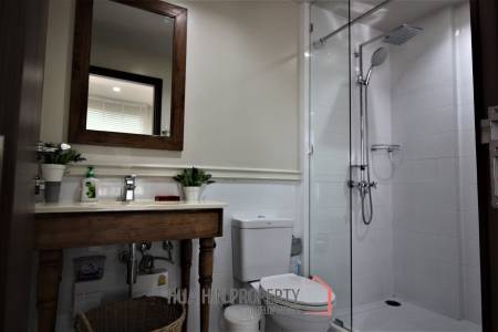 Autumn Condo: 1 Bed 1 Bath Close to Beach
