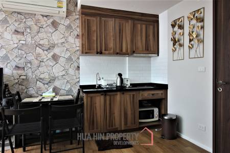 Autumn Condo: 1 Bed 1 Bath Close to Beach