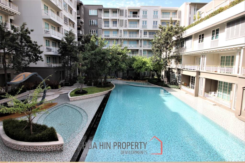 Autumn Condo: 1 Bed 1 Bath Close to Beach