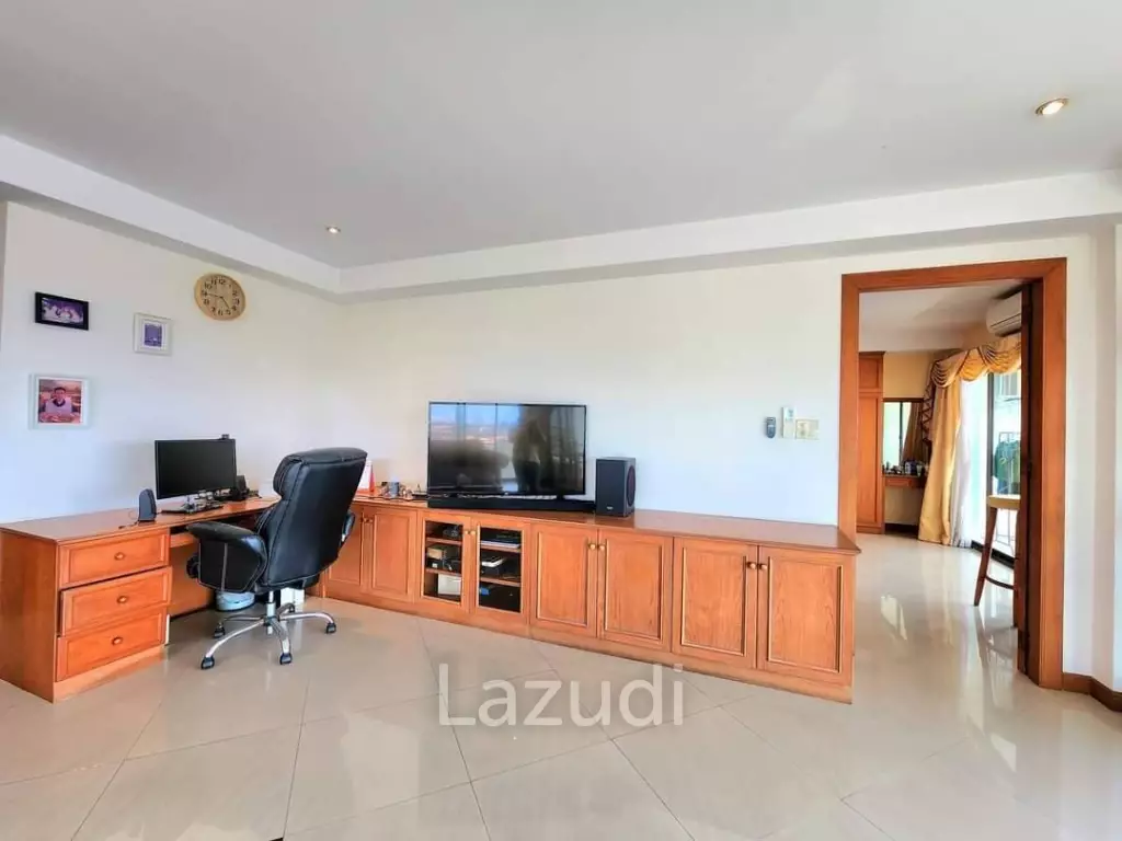 1 Bed 2 Bath 143 SQ.M View Talay 5 Condominium