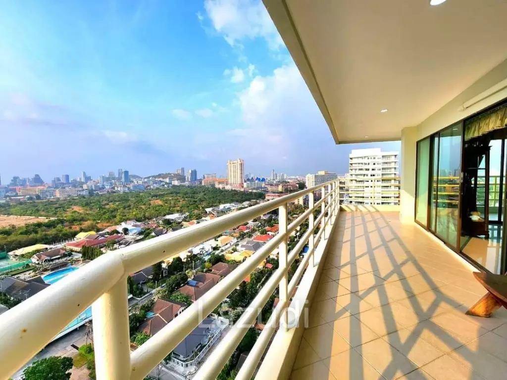 1 Bed 2 Bath 143 SQ.M View Talay 5 Condominium
