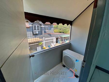2 Story 3 Bed Townhouse Near City Center and Dinosaur Market For Sale
