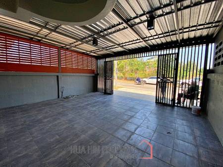 2 Story 3 Bed Townhouse Near City Center and Dinosaur Market For Sale