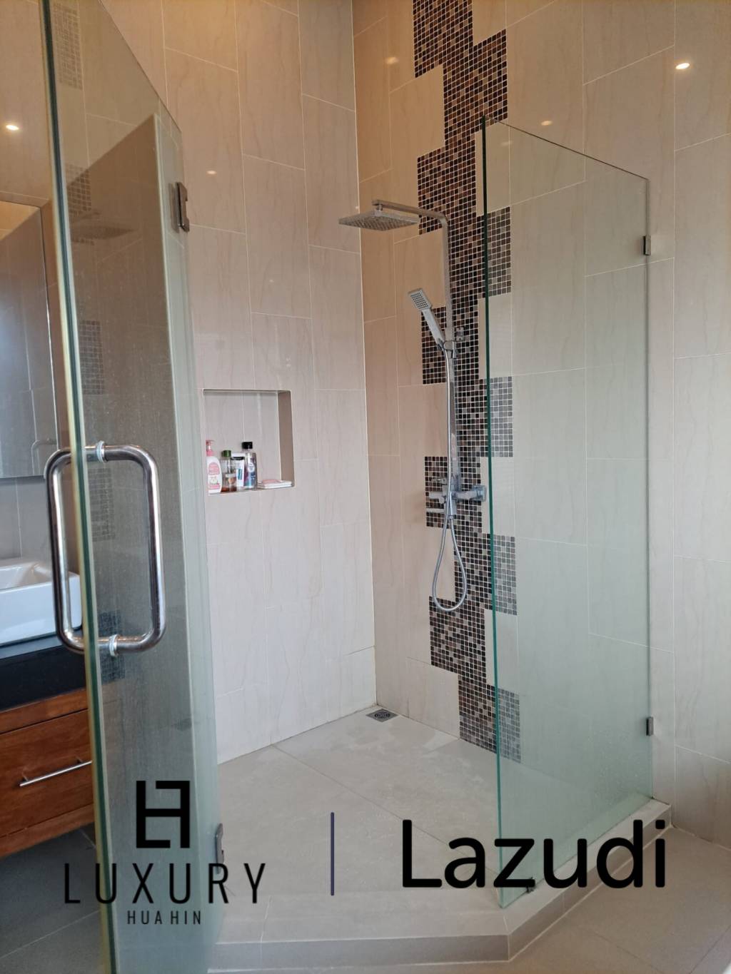 700 metro cuadrado 3 ` 3 Baño Villa de Alquiler