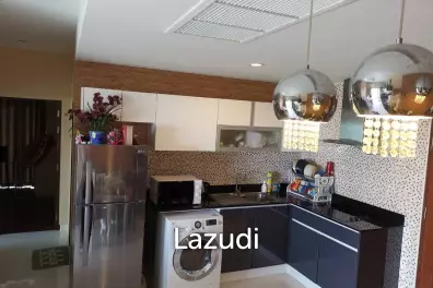 2 Bed 3 Bath 75 SQ.M The Axis Condo