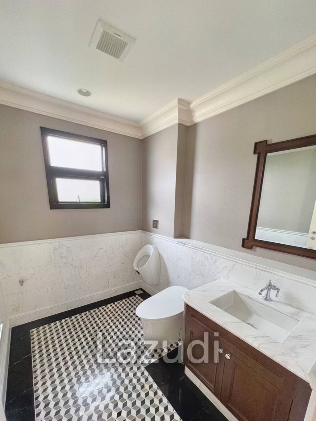 5 Bed 6 Bath 661 SQ.M Baan Sansiri Pattanakarn