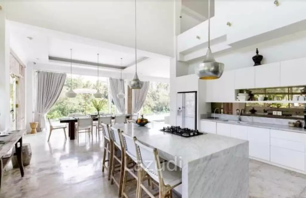 Stunning Freehold masterpiece in Ubud overlooking the Valley