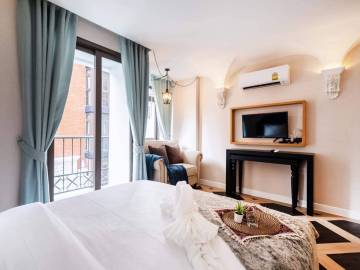 Espana Condo For Sale