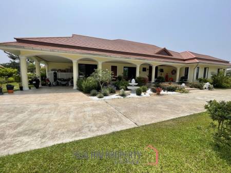 Khao Tao: Impressive Manor