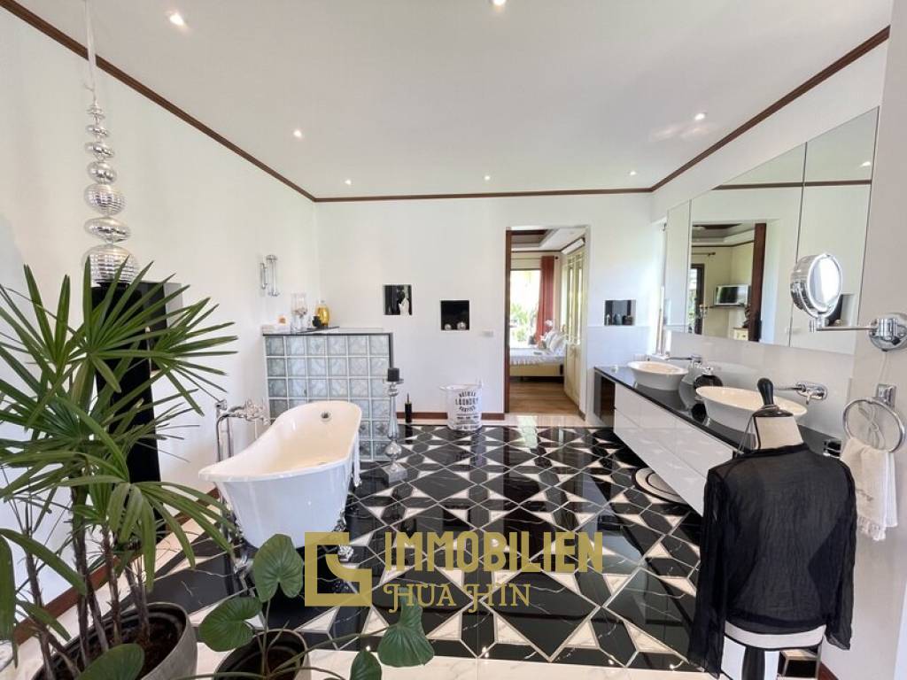 1,300 m² 4 Chambre 3 Salle de bain Villa Pour Vente