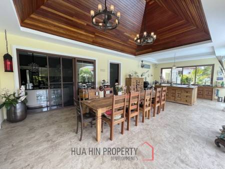 Khao Tao: Impressive Manor