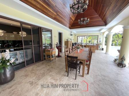Khao Tao: Impressive Manor