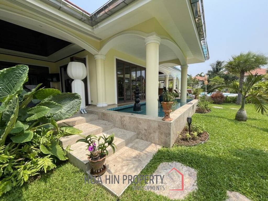 Khao Tao: Impressive Manor