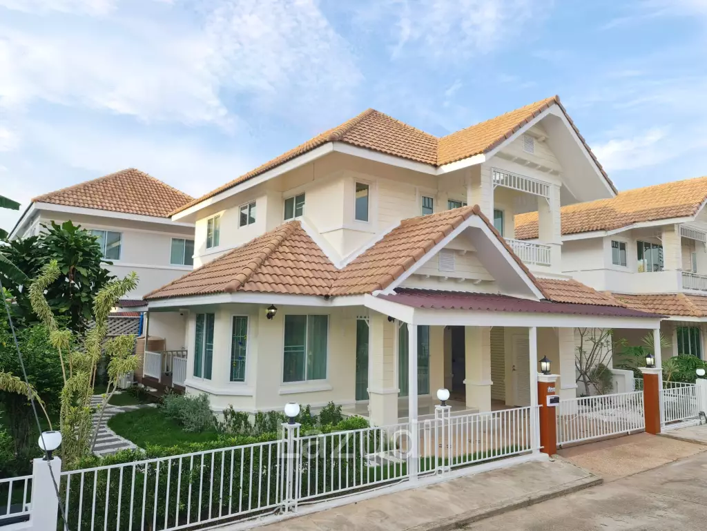Warm and Cozy 2 Story House
