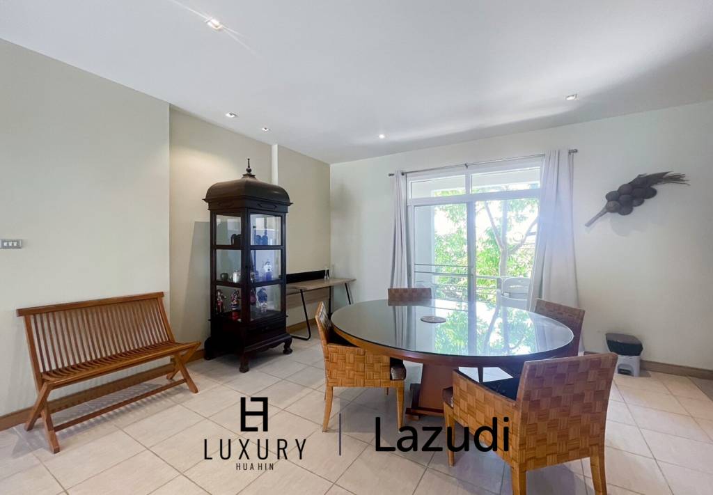 Blue Lagoon : 2 Bedroom Condo With Pool View