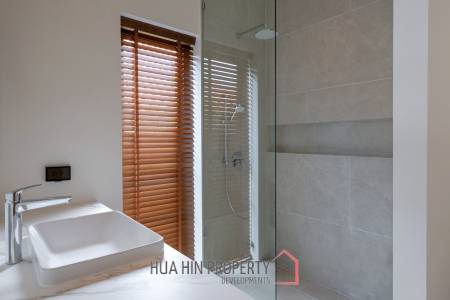 3 Bed 3 Bath 322 SQ.M BelVida Estate Villa Suasana