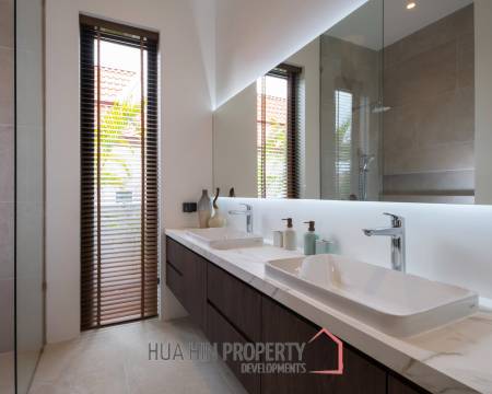 3 Bed 3 Bath 322 SQ.M BelVida Estate Villa Suasana