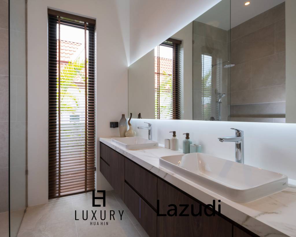 3 Bed 3 Bath 322 SQ.M BelVida Estate Villa Suasana