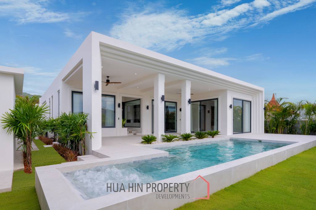 3 Bed 3 Bath 322 SQ.M BelVida Estate Villa Suasana