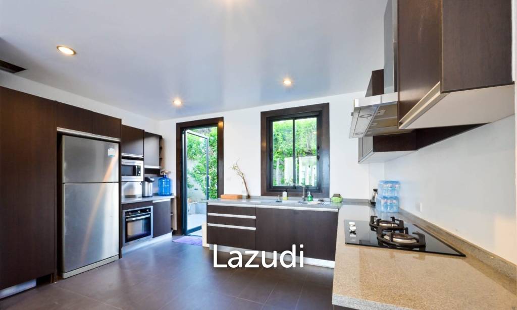 Spacious Villa with Ocean View in Bang Por