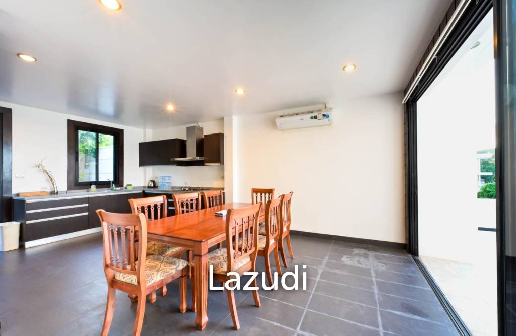 Spacious Villa with Ocean View in Bang Por