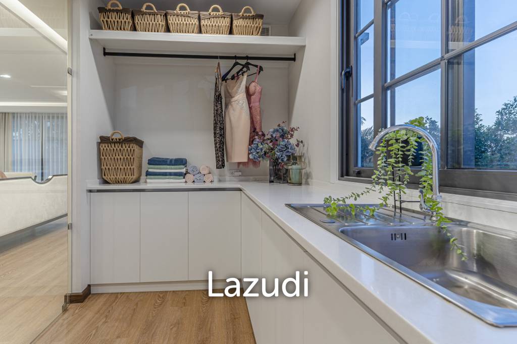 4 Beds 3 Baths 215 SQ.M Rungsii Village