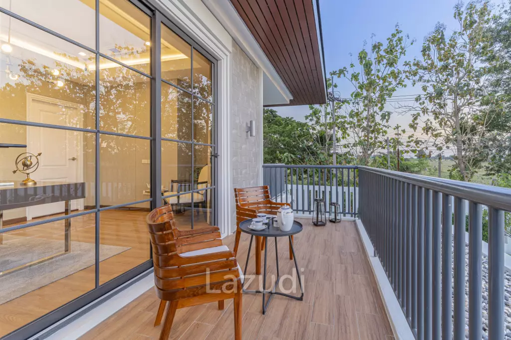 4 Beds 3 Baths 215 SQ.M Rungsii Village