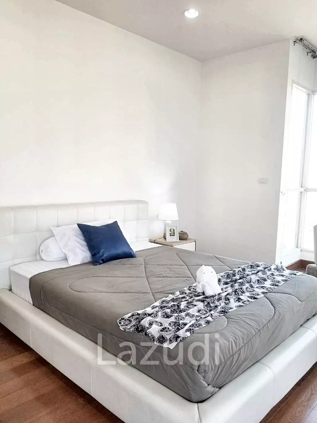 1Bed  1Bath 51.8 SQ.M. The Address chidlom