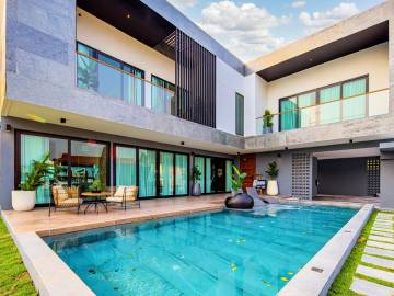 5 Bed 6 Bath 650 SQ.M. D-Space Mabprachan