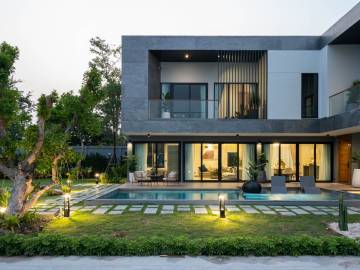 5 Bed 6 Bath 650 SQ.M. D-Space Mabprachan