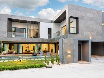 5 Bed 6 Bath 650 SQ.M. D-Space Mabprachan