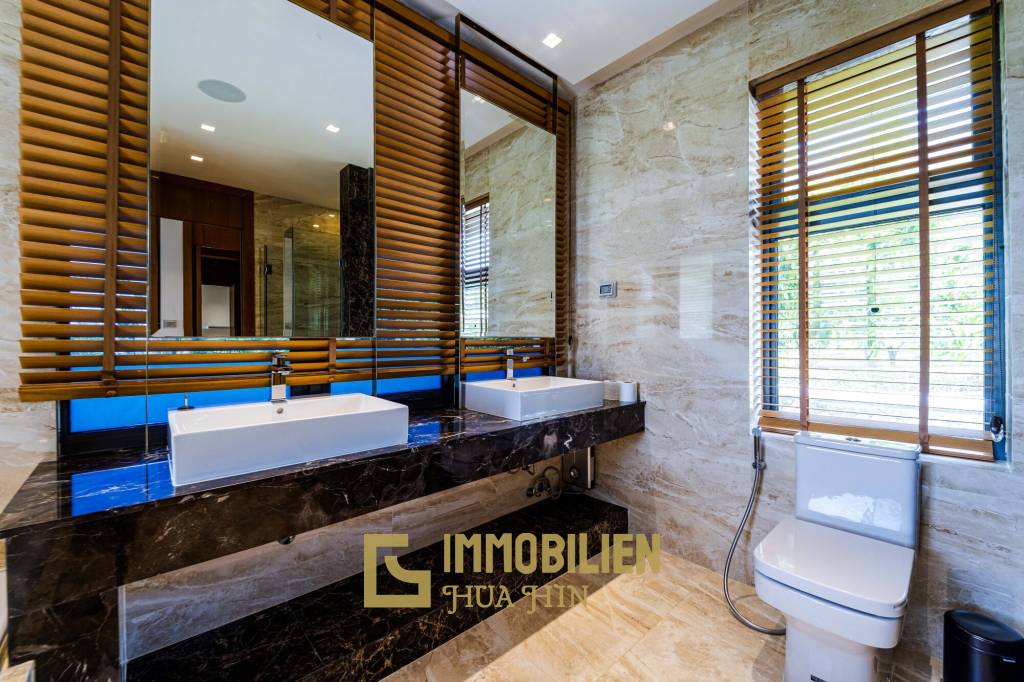 1,738 m² 5 Chambre 6 Salle de bain Villa Pour Louer