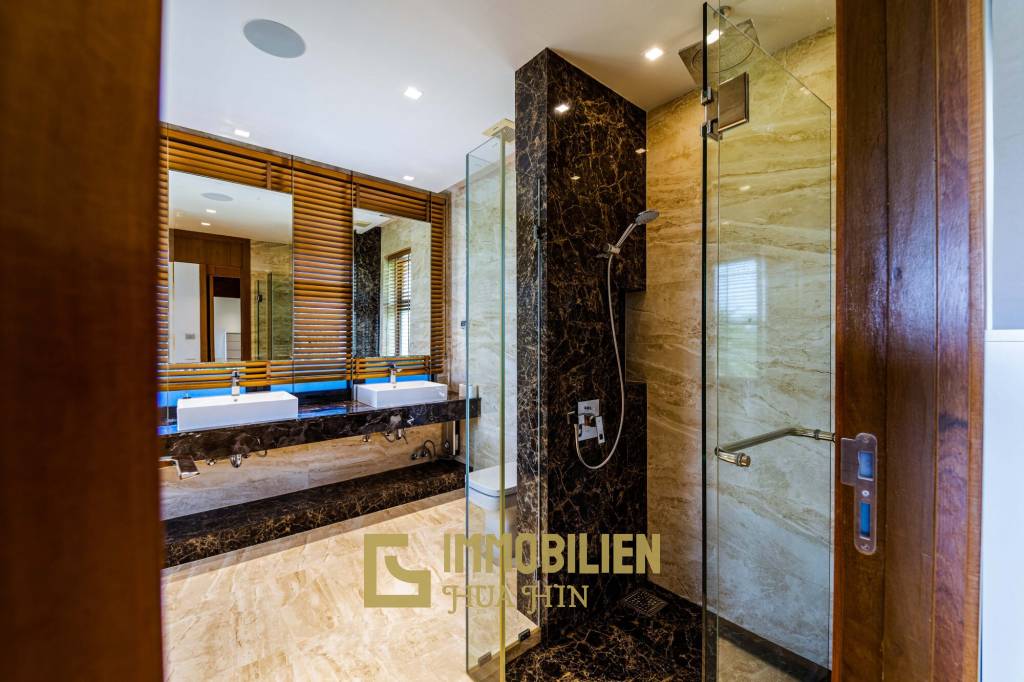 1,738 m² 5 Chambre 6 Salle de bain Villa Pour Louer