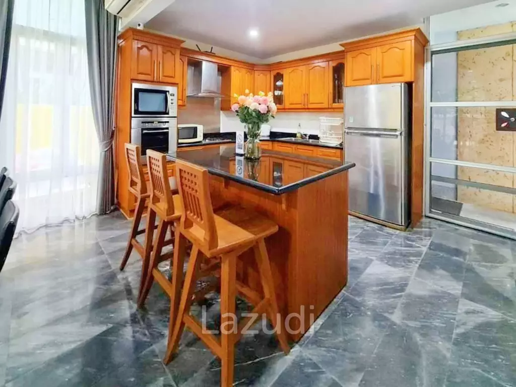 4 Bed 4 Bath 300 SQ.M Nagawari Village