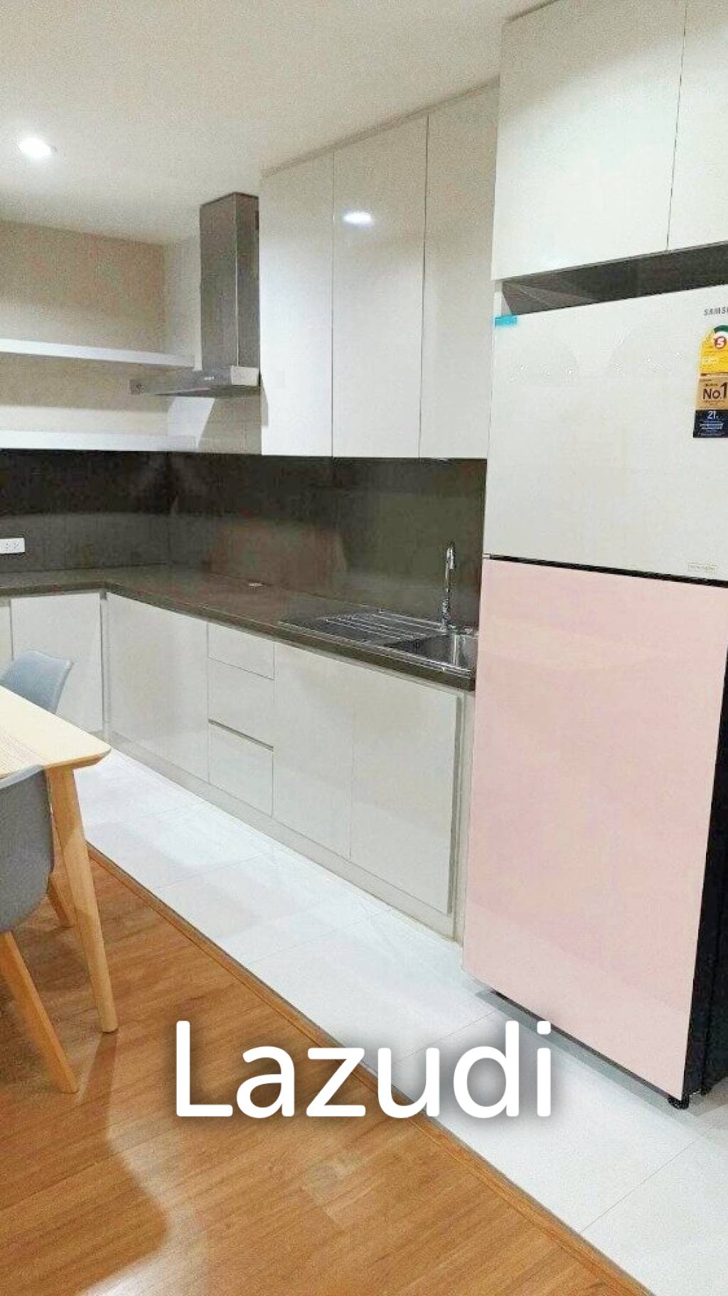 2 Bed 2 Bath 100 SQ.M Chamchuri Square Residence