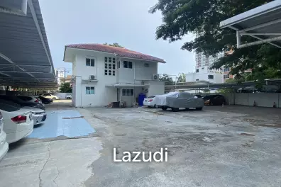 2 Bed 1600 SQ.M 2 Storey House in Sathorn