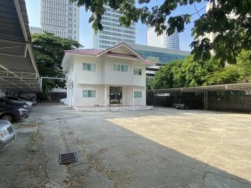 2 Bed 1600 SQ.M 2 Storey House in Sathorn