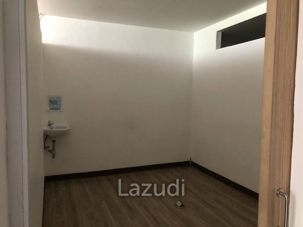 "Prime Office and Retail Space in Sukhumvit 39
