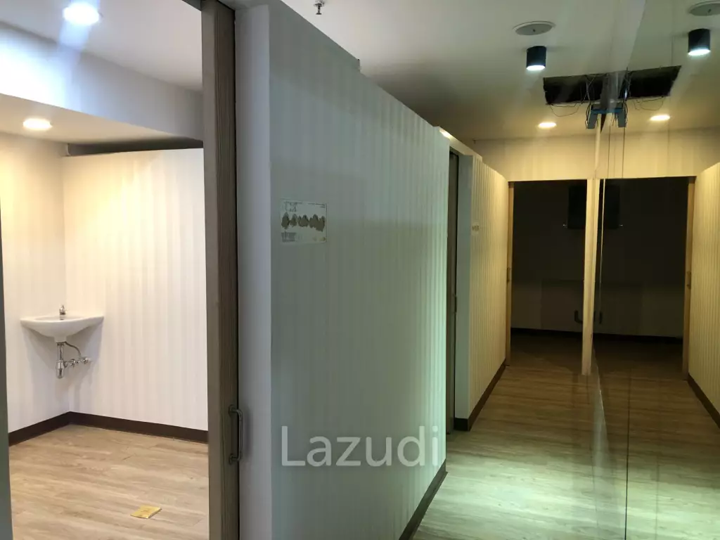 "Prime Office and Retail Space in Sukhumvit 39