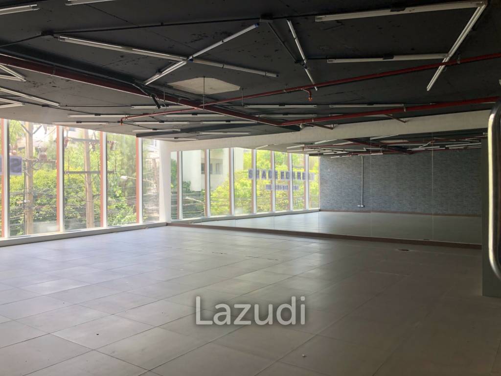 "Prime Office and Retail Space in Sukhumvit 39