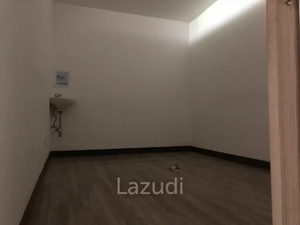 "Prime Office and Retail Space in Sukhumvit 39