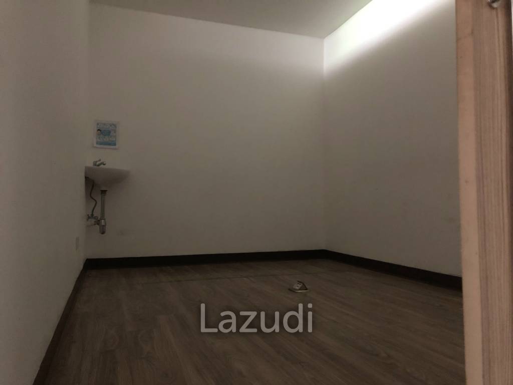 "Prime Office and Retail Space in Sukhumvit 39