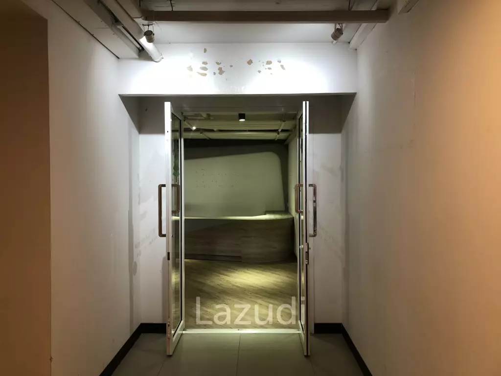 "Prime Office and Retail Space in Sukhumvit 39