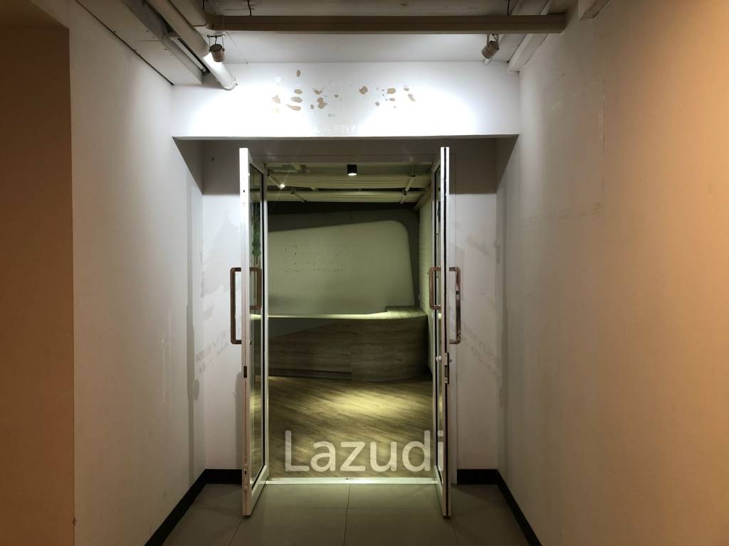 "Prime Office and Retail Space in Sukhumvit 39