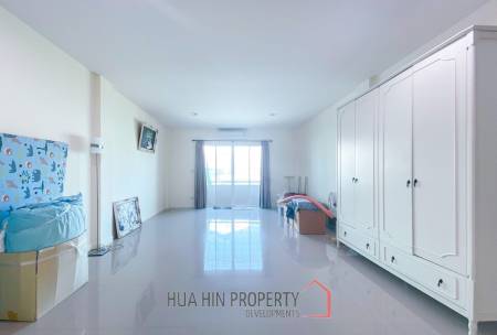 3 Storey Townhouse On Soi 94