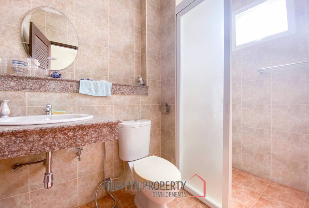 3 Storey Townhouse On Soi 94