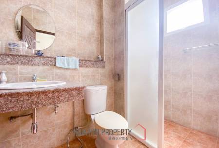 3 Storey Townhouse On Soi 94