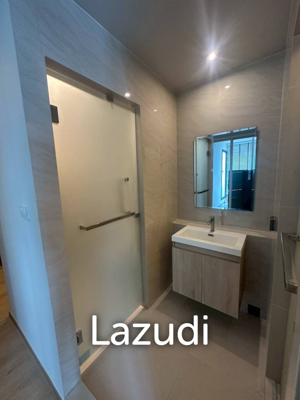 48 sqm high-floor condo at Centric Ari Station Phaya Thai Bangkok