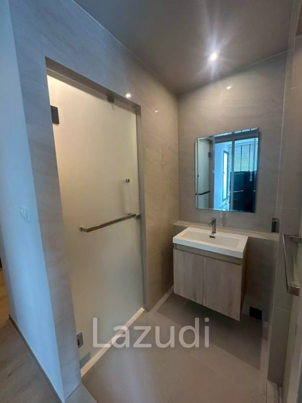 48 sqm high-floor condo at Centric Ari Station Phaya Thai Bangkok