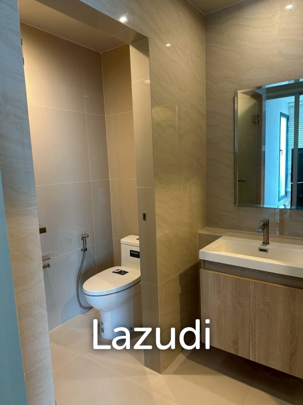 48 sqm high-floor condo at Centric Ari Station Phaya Thai Bangkok